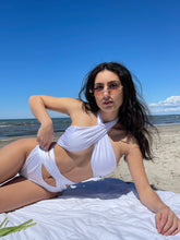 Load image into Gallery viewer, LAUREN BOTTOM
